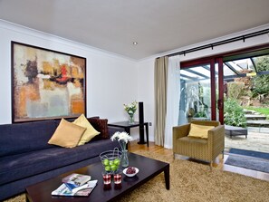 TV - 3 bedroom accommodation in Wadebridge (Wadebridge)
