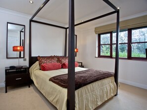3 bedrooms, free WiFi, bed sheets