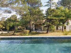 Exterior - Charming house with swimming pool in the quiet Alpilles for 6 to 10 people (Saint Remy de Provence)