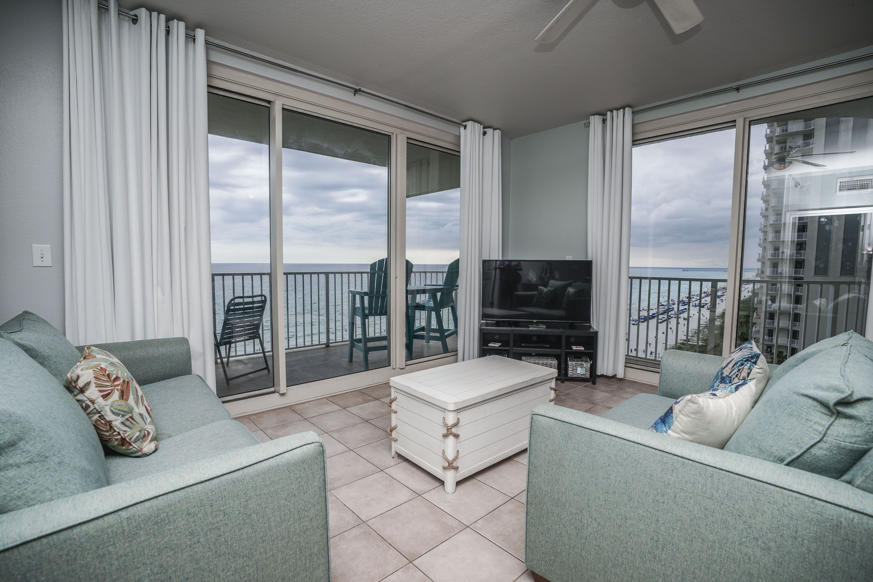Beachfront Corner Unit, Huge Balcony, Pools, Hot Tub, Indoor Pool, Free Golf