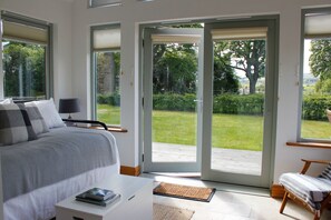 1 soverom, strykejern/-brett, reiseseng for barn og wi-fi