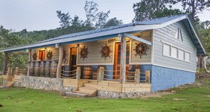 Exterior - Discounted New! Tranquil, Luxurious 2 Bedroom,  Oceanfront Villa in Paradise  (Robins Bay)