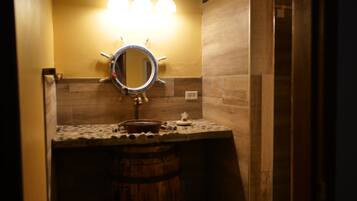 pirates den Bathroom