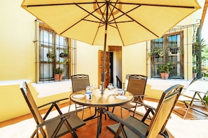 Family Villa, 4 Bedrooms | Terrace/patio