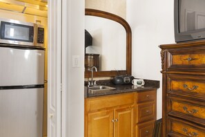 Fridge, microwave, coffee/tea maker, toaster