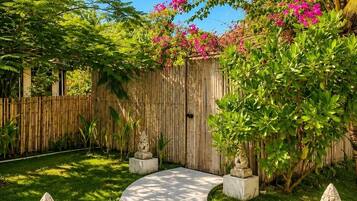 Deluxe Villa, Garden View | 1 bilik tidur, cadar kapas Mesir, peralatan tempat tidur premium
