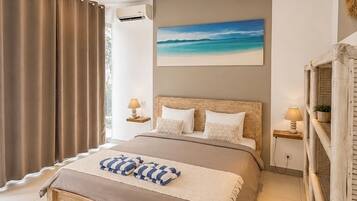 1 bedroom, Egyptian cotton sheets, premium bedding, down comforters