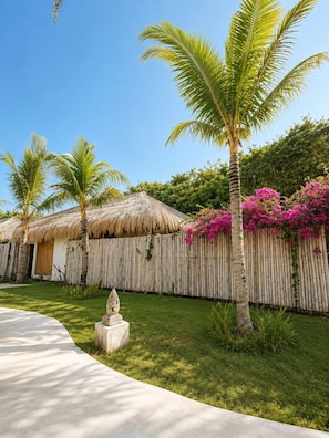 Exterior - Villa Samalas Resort and Restaurant (Gili Meno)
