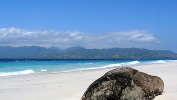 Una playa cerca, snorkel, pesca