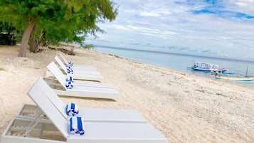 Vlak bij het strand, snorkelen, vissen