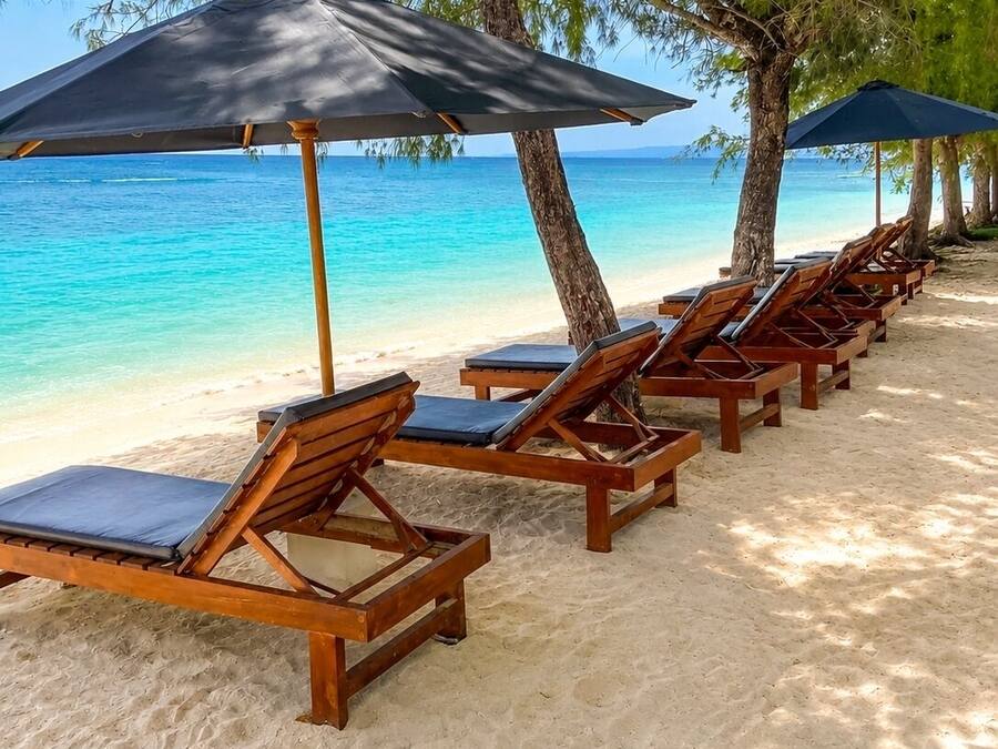 Beach nearby, snorkeling, fishing