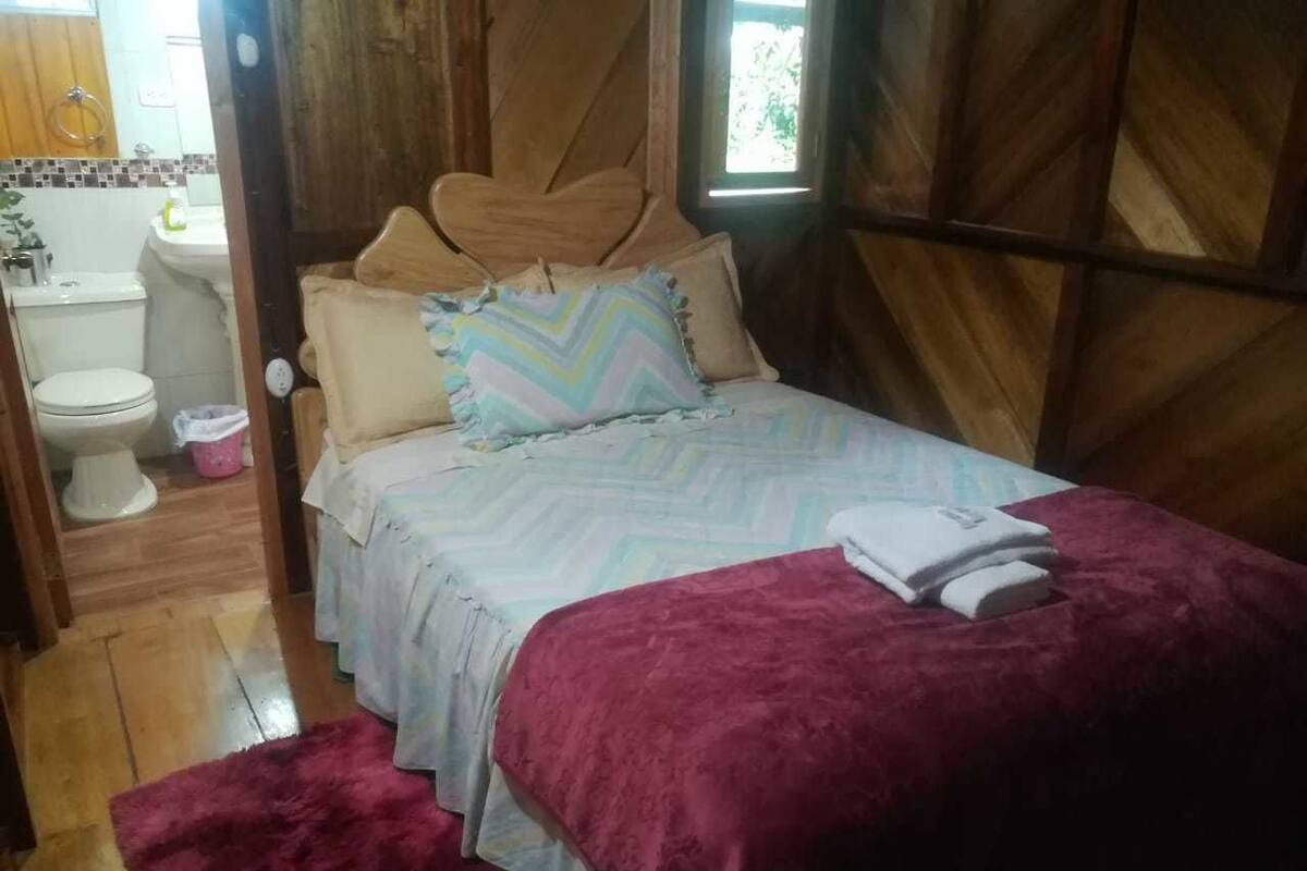 Habitación Confort doble, 1 cama doble | Wifi gratis y ropa de cama