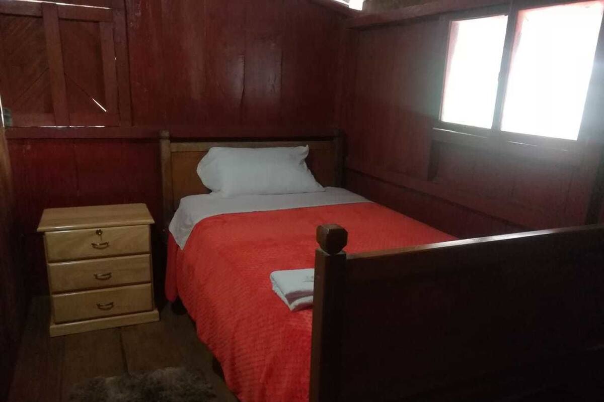 Habitación individual básica | Wifi gratis y ropa de cama