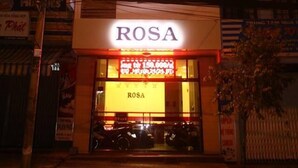 Fachada de la propiedad por la tarde o noche