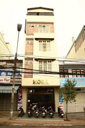 واجهة المنشأة