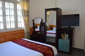Minibar, soundproofing, free WiFi, bed sheets - Rosa Hotel (Da Lat)