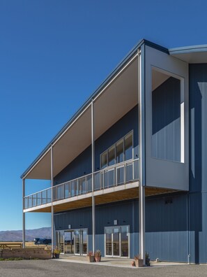 Exterior - Pukaki Air Lodge (Pukaki)