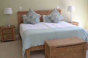 2 عدّة غرف نوم ومكواة/لوح كي وسرير سفر وواي فاي مجانًا