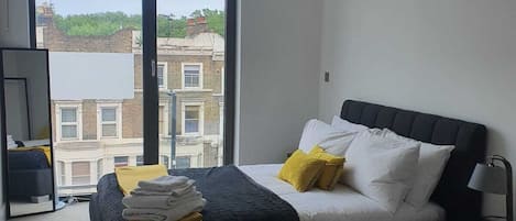 3 bedrooms, iron/ironing board, travel cot, free WiFi