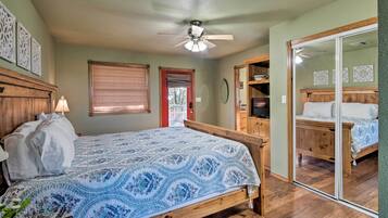 1 bedroom, desk, Internet, bed sheets