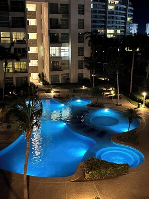 Outdoor pool, a heated pool