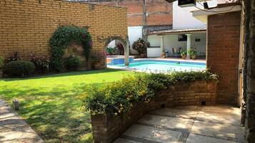 Piscina externa, piscina aquecida