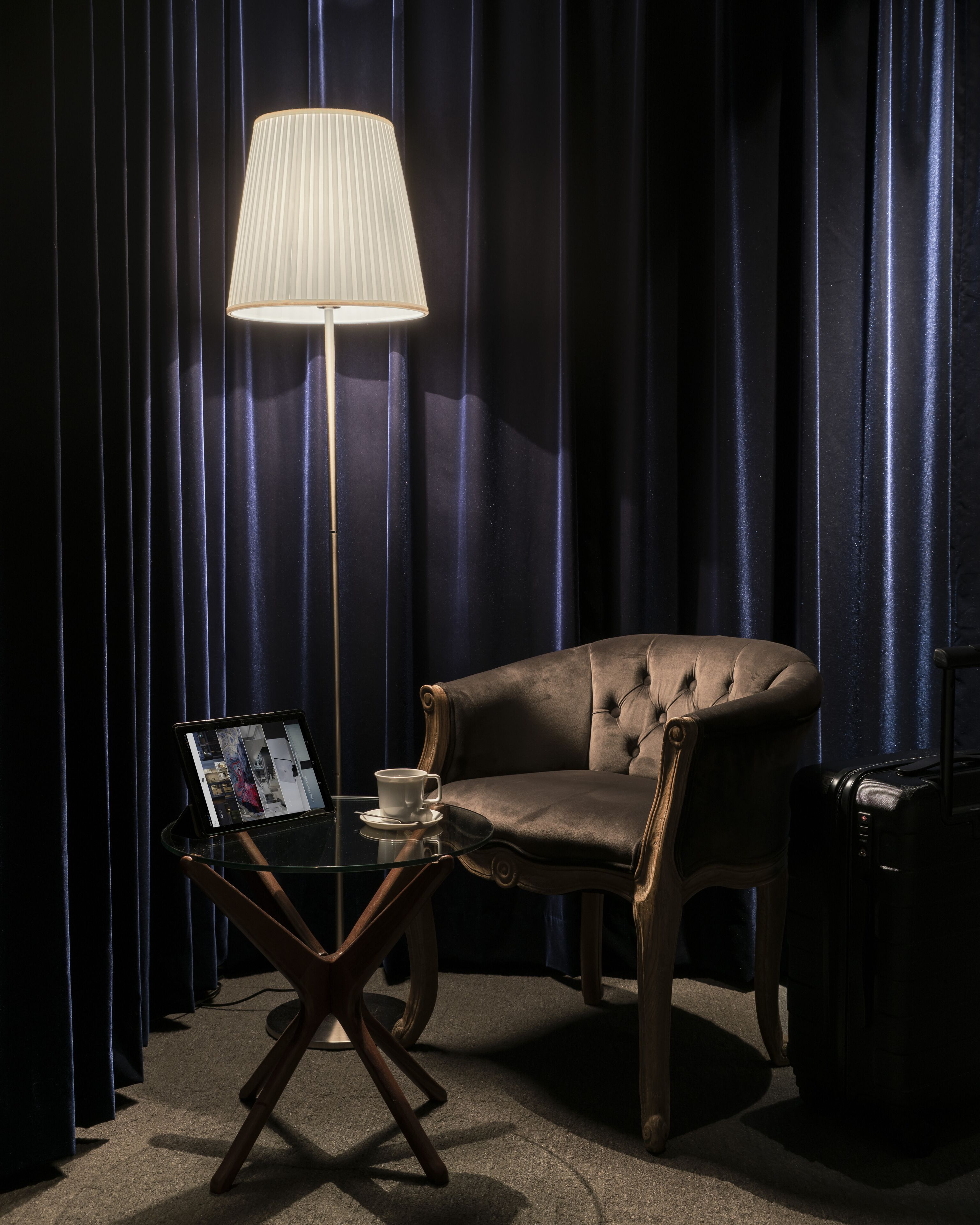 king bed room with bath, non smoking - aoki takamasa - 902, 1002 | 1 bedroom, premium bedding, down duvets, pillow-top beds