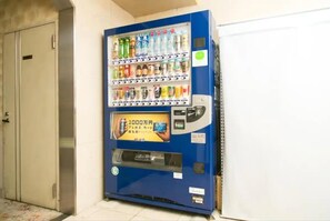Vending machine - Hotel Sun Royal Utsunomiya (Utsunomiya)