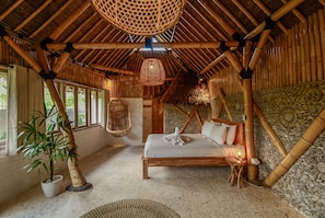 Honeymoon Suite | In-room safe, individually decorated, individually furnished, free WiFi