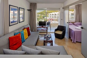 TV - APARTMENT (3 ADULTS + 2 CHILDREN) POOL VIEW (L'Estartit)