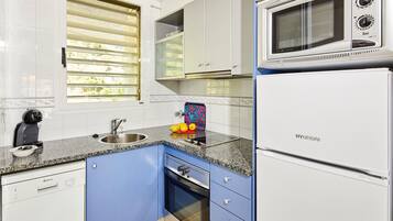 KylskÄp, mikrovÄgsugn, ugn och diskmaskin