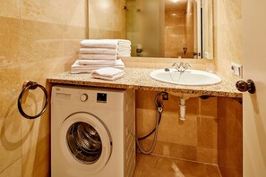 Hair dryer - APARTMENT (5 ADULTS ) POOL VIEW (L'Estartit)