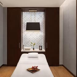 Sauna, hot tub, steam room, body treatments, hydrotherapy, aromatherapy