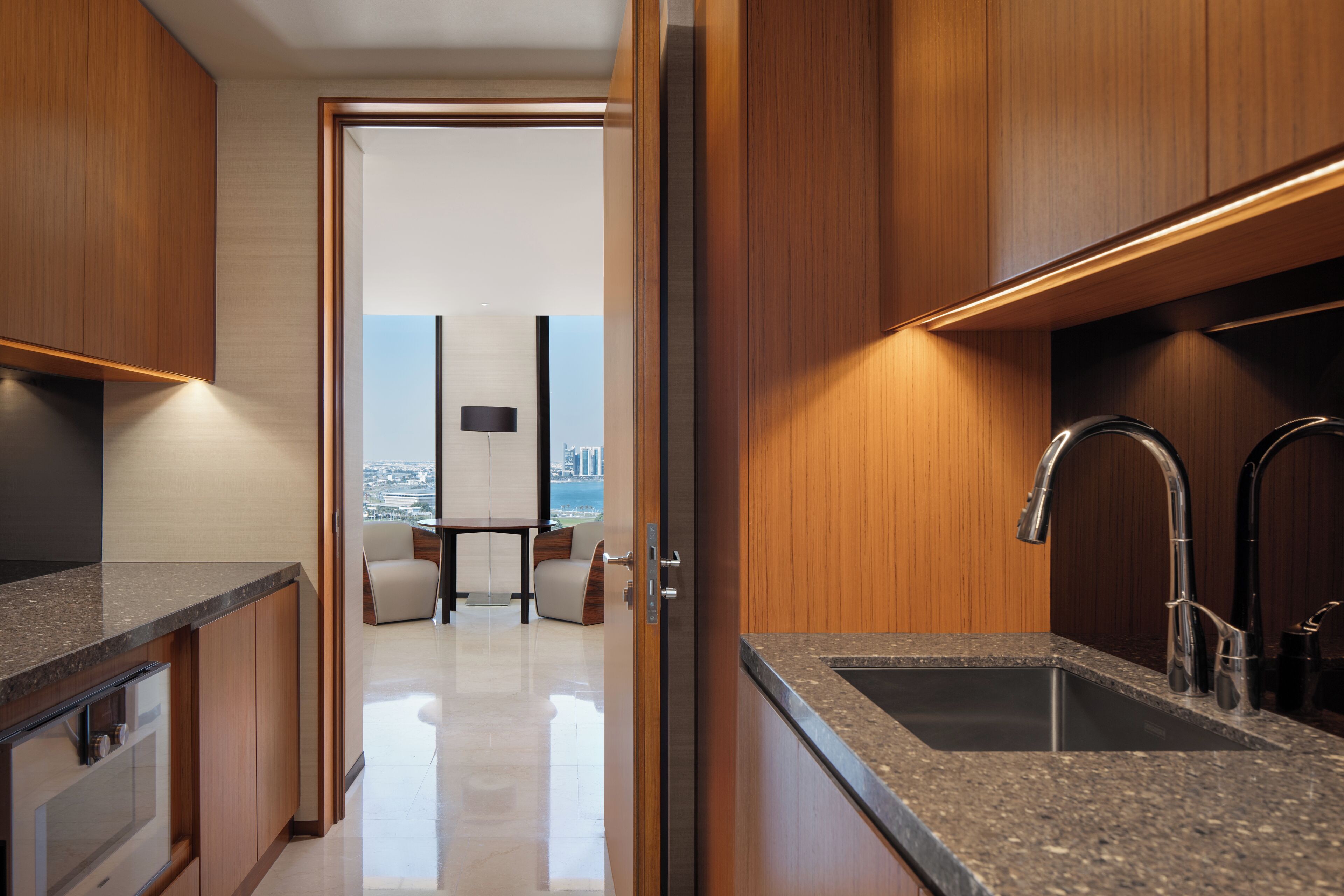 executive suite (park) | private kitchen | coffee/tea maker, electric kettle