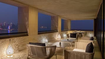 Premium bedding, down comforters, minibar, in-room safe