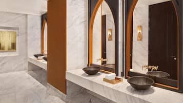 Sauna, hot tub, steam room, body treatments, hydrotherapy, aromatherapy