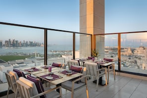 4 restaurants, breakfast, lunch, dinner served; Japanese cuisine