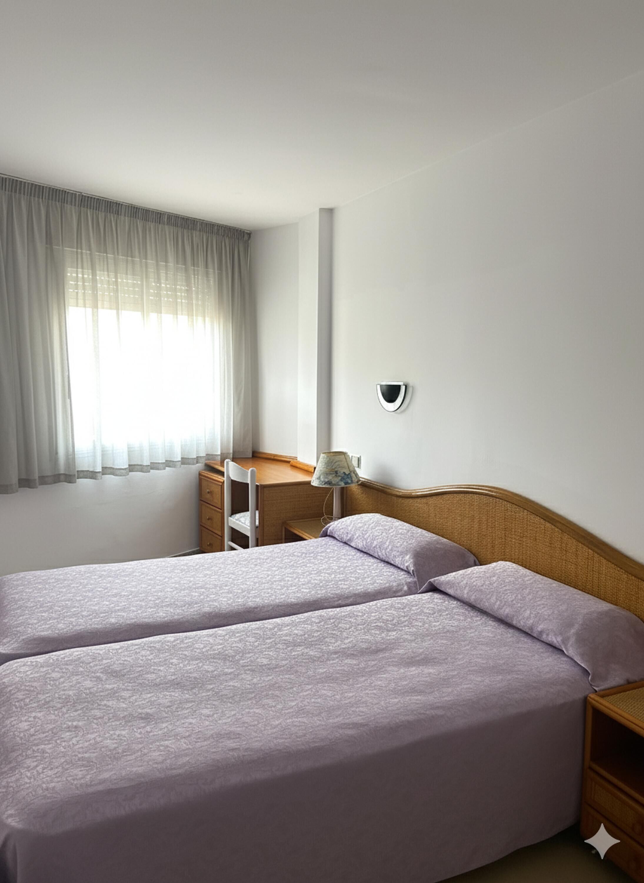 2 sovrum och strykjärn/strykbräda