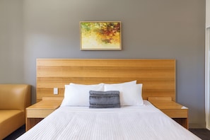 Pillowtop beds, in-room safe, soundproofing, free WiFi