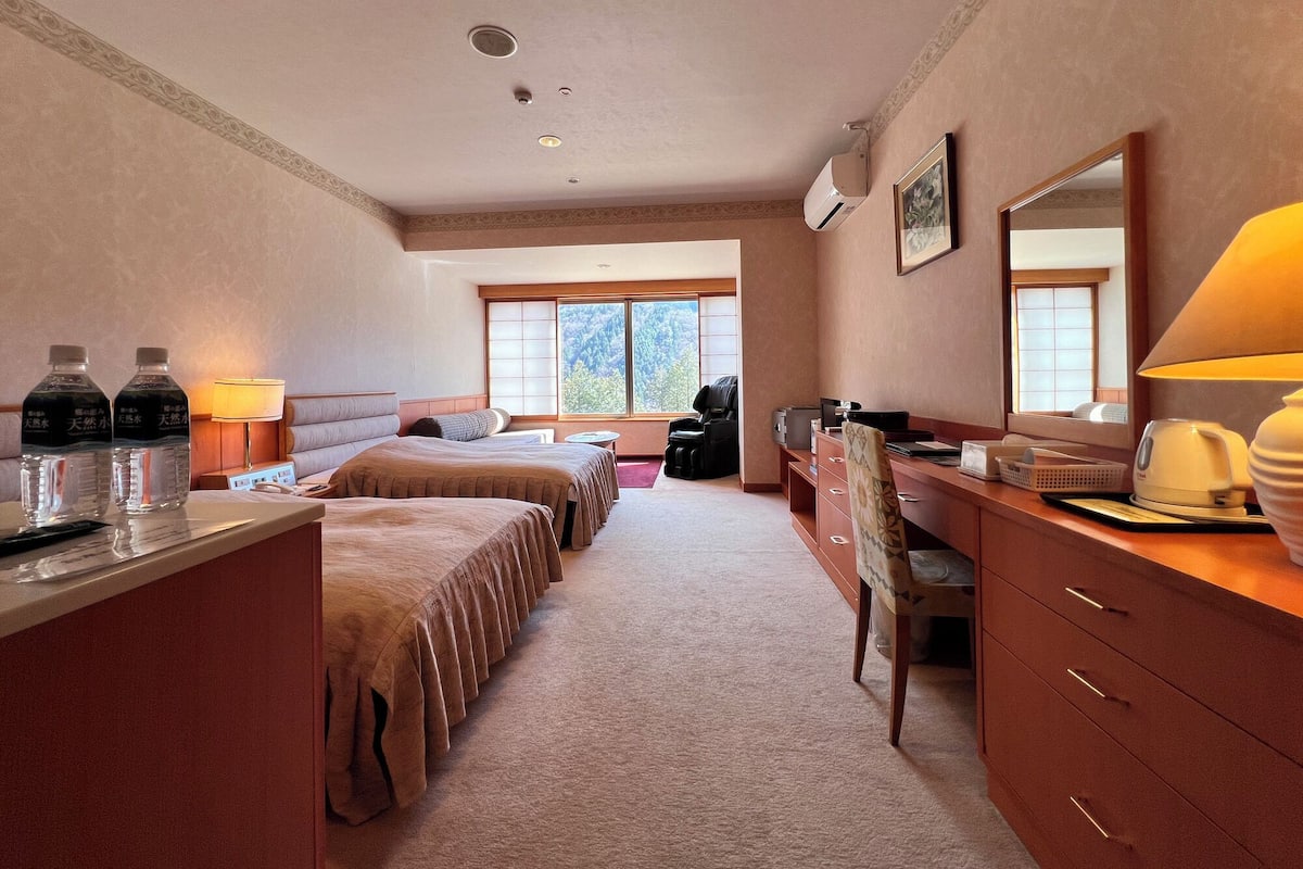 In-room safe, blackout drapes, WiFi (free), bed sheets