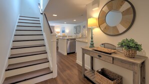 Interior - SHIPYARD - WALK TO BEACH & STEPS TO POOL.  Bright corner unit & golf course view (Hilton Head Island)
