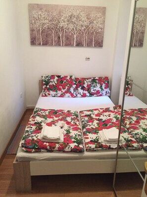 2 camere, ferro/asse da stiro, Wi-Fi gratuito, lenzuola