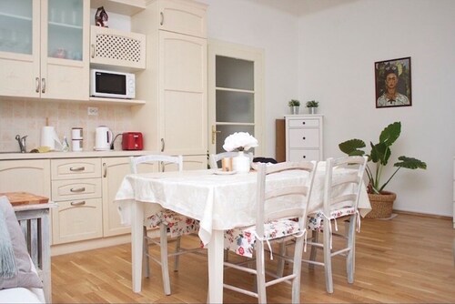 Apartment in town centre,beautiful and quiet,ideal for families and couples