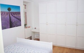 2 chambres, fer et planche à repasser, Wi-Fi gratuit, draps fournis