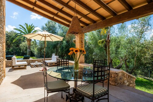 Rustic finca with pool, garden, Wi-Fi, air conditioning and balcony; Parking available
