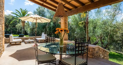 Rustic finca with pool, garden, Wi-Fi, air conditioning and balcony; Parking available