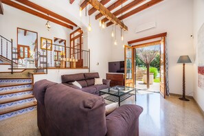 TV, peis og bordtennis