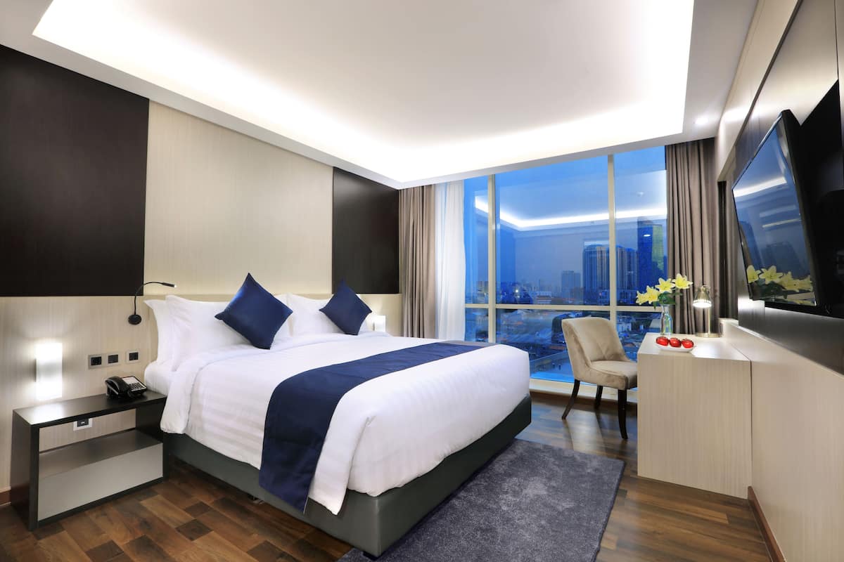 Deluxe studio | Luxe beddengoed, een minibar, een kluis op de kamer, een bureau