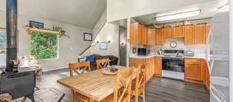 Adventure Meets Comfort - Trapper Creek Chalet