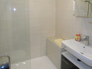 صورة غير مصنفة، 2 من 15، زرّ